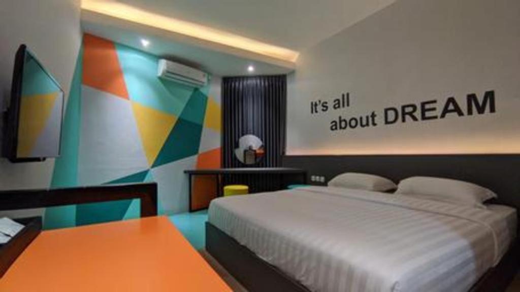 Alexander Hotel Tegal Exterior foto