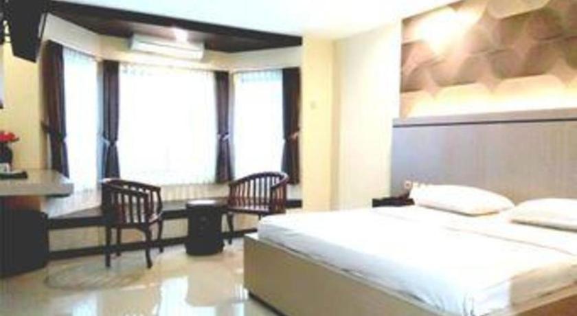 Alexander Hotel Tegal Exterior foto
