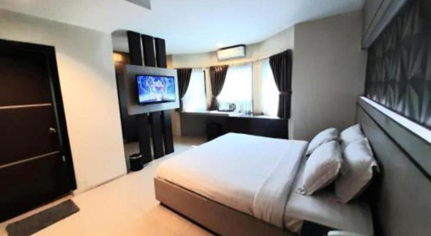Alexander Hotel Tegal Exterior foto
